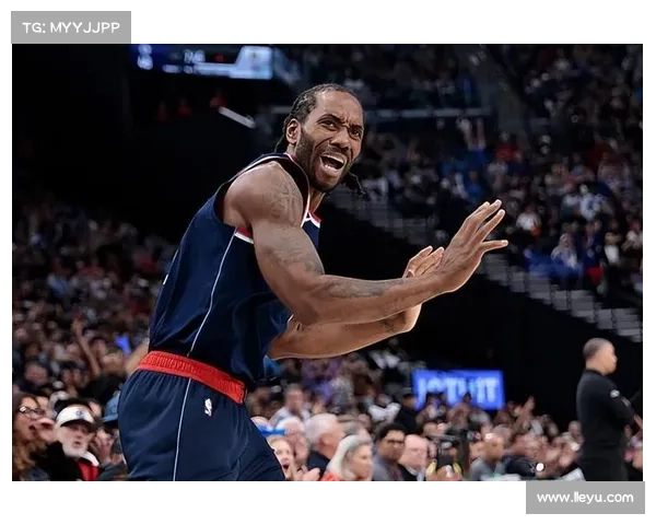 快船官方晒伦纳德与张文杰合影并送上对广州龙狮新赛季的祝福